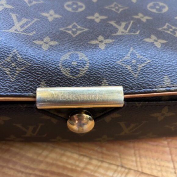 Louis Vuitton Abbesses Messenger Bag Monogram Canvas 2008 - Picture 9 of 11